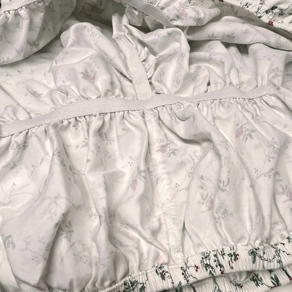 Charter Club Queen Size Fitted Sheet 100% Cotton Holly and Cardinal